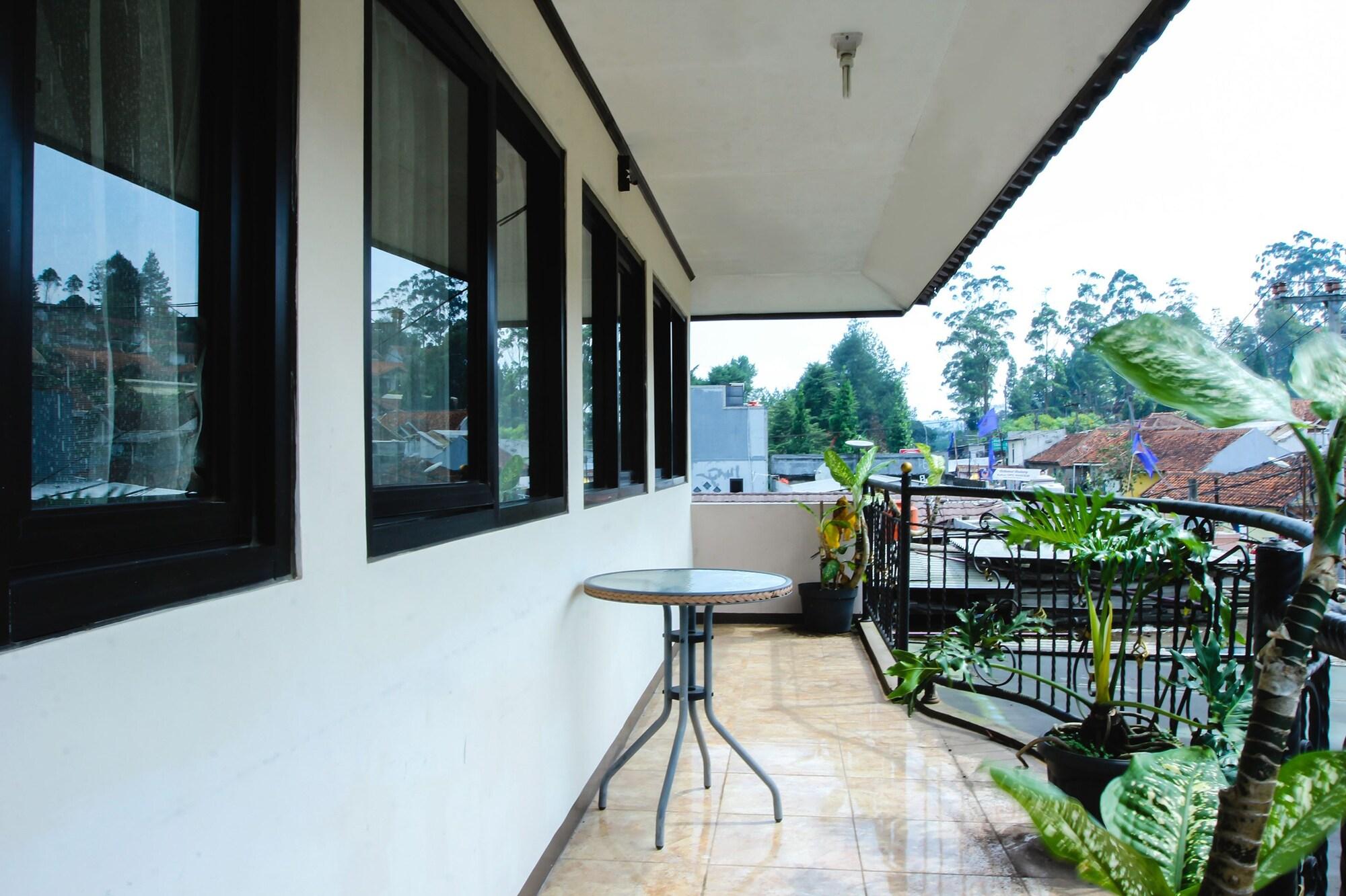 Reddoorz Near Cikole Lembang Hotel Bagian luar foto
