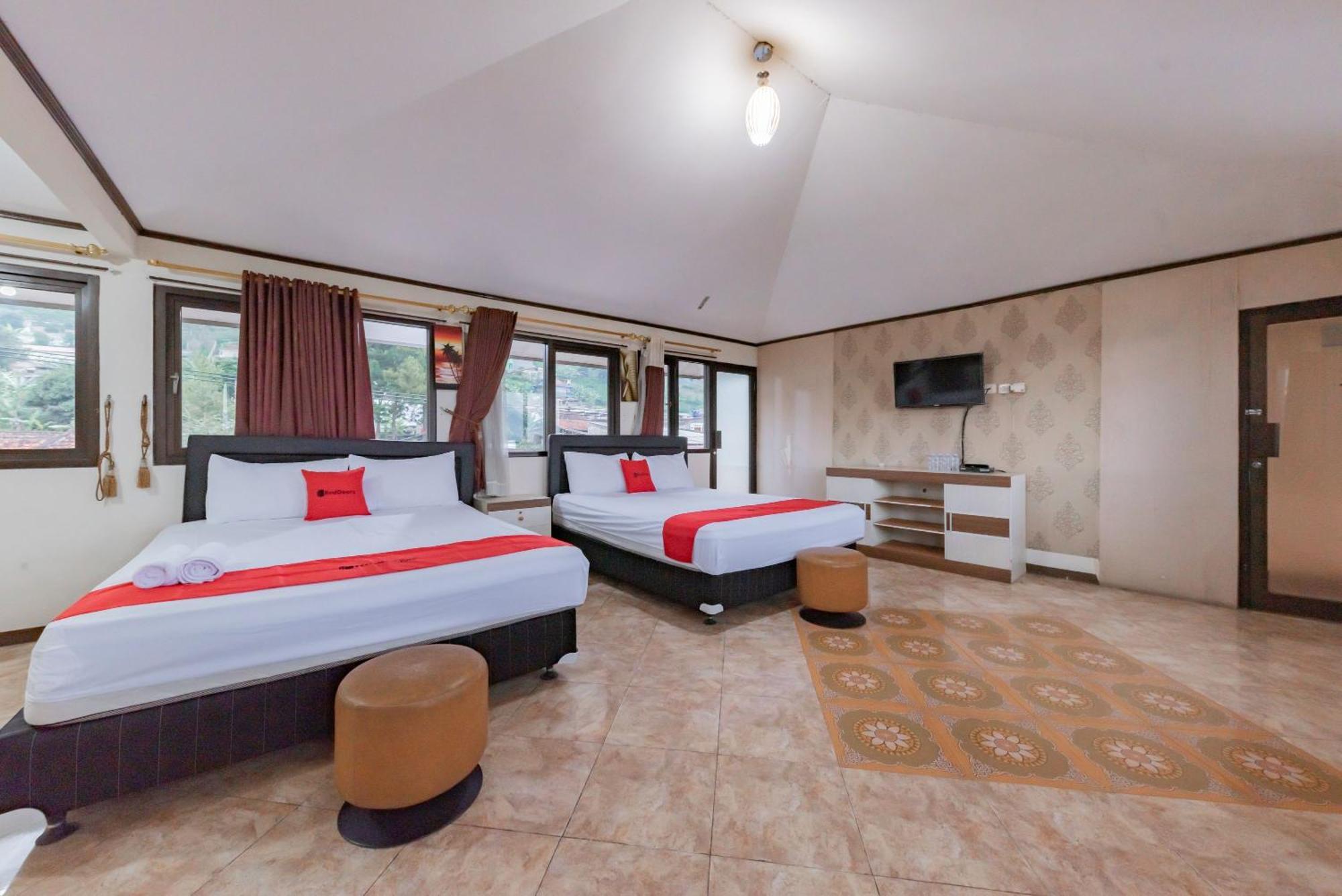 Reddoorz Near Cikole Lembang Hotel Bagian luar foto