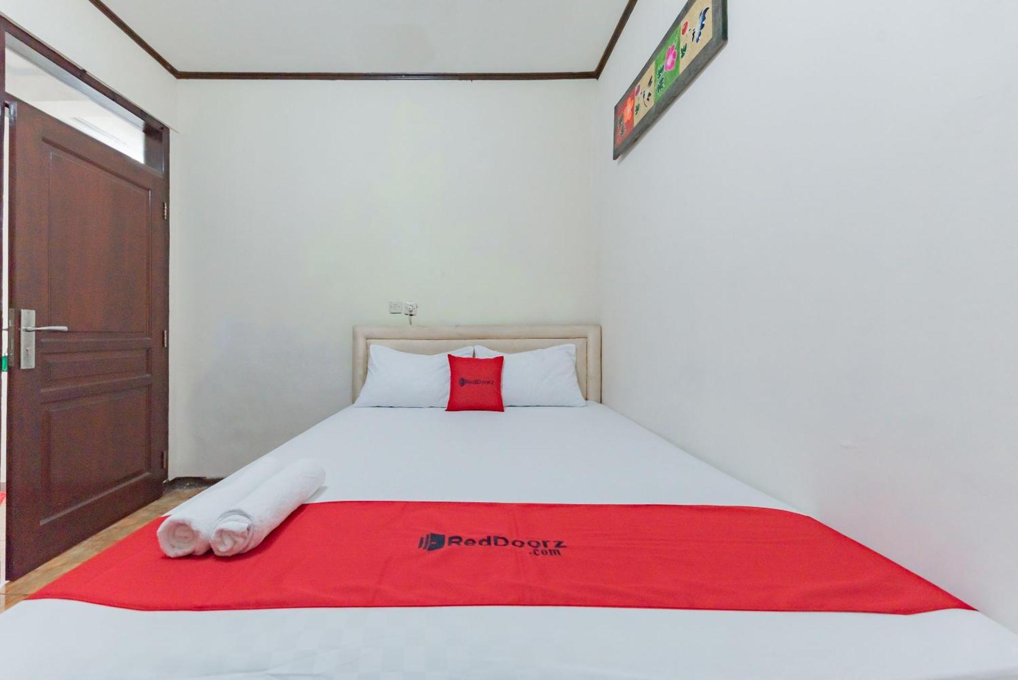 Reddoorz Near Cikole Lembang Hotel Bagian luar foto