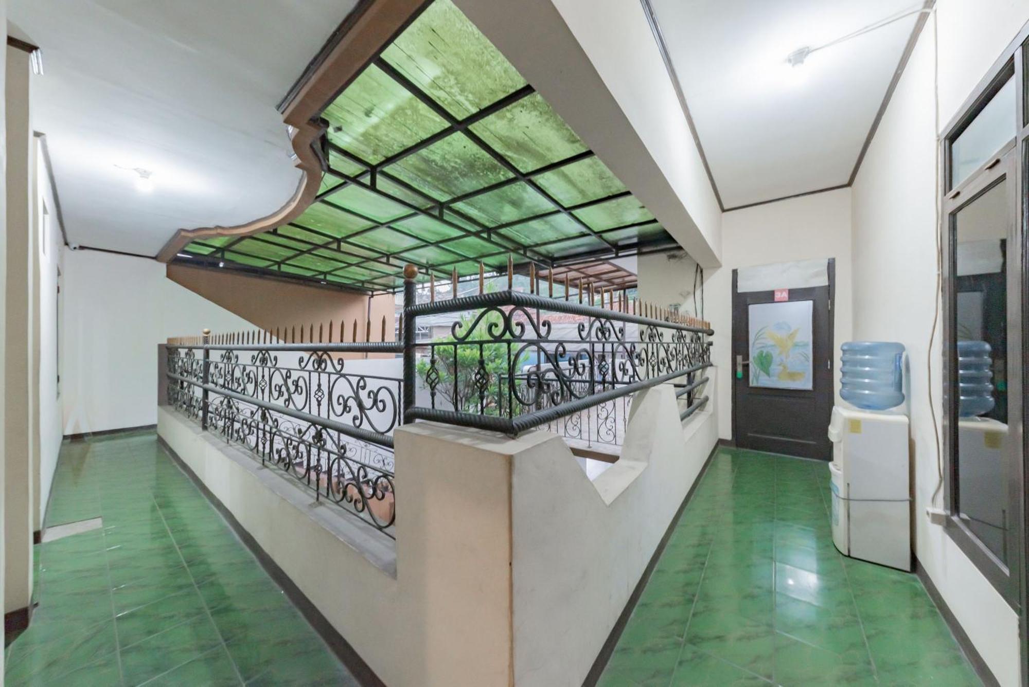 Reddoorz Near Cikole Lembang Hotel Bagian luar foto