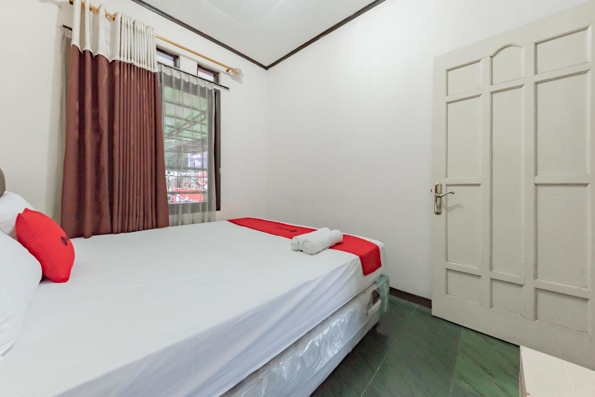 Reddoorz Near Cikole Lembang Hotel Bagian luar foto