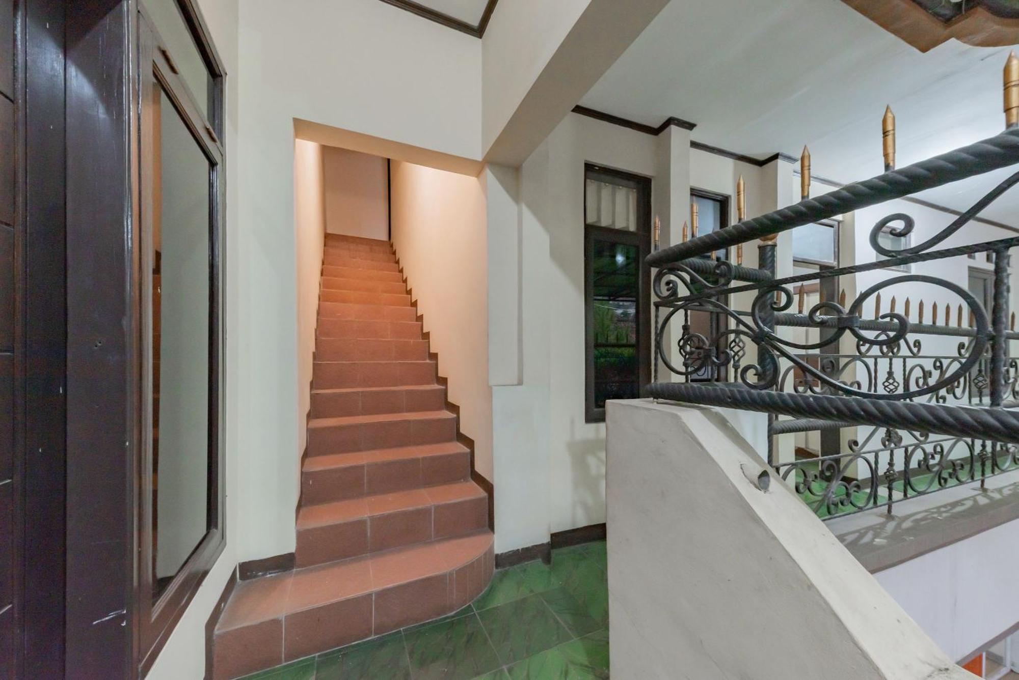 Reddoorz Near Cikole Lembang Hotel Bagian luar foto
