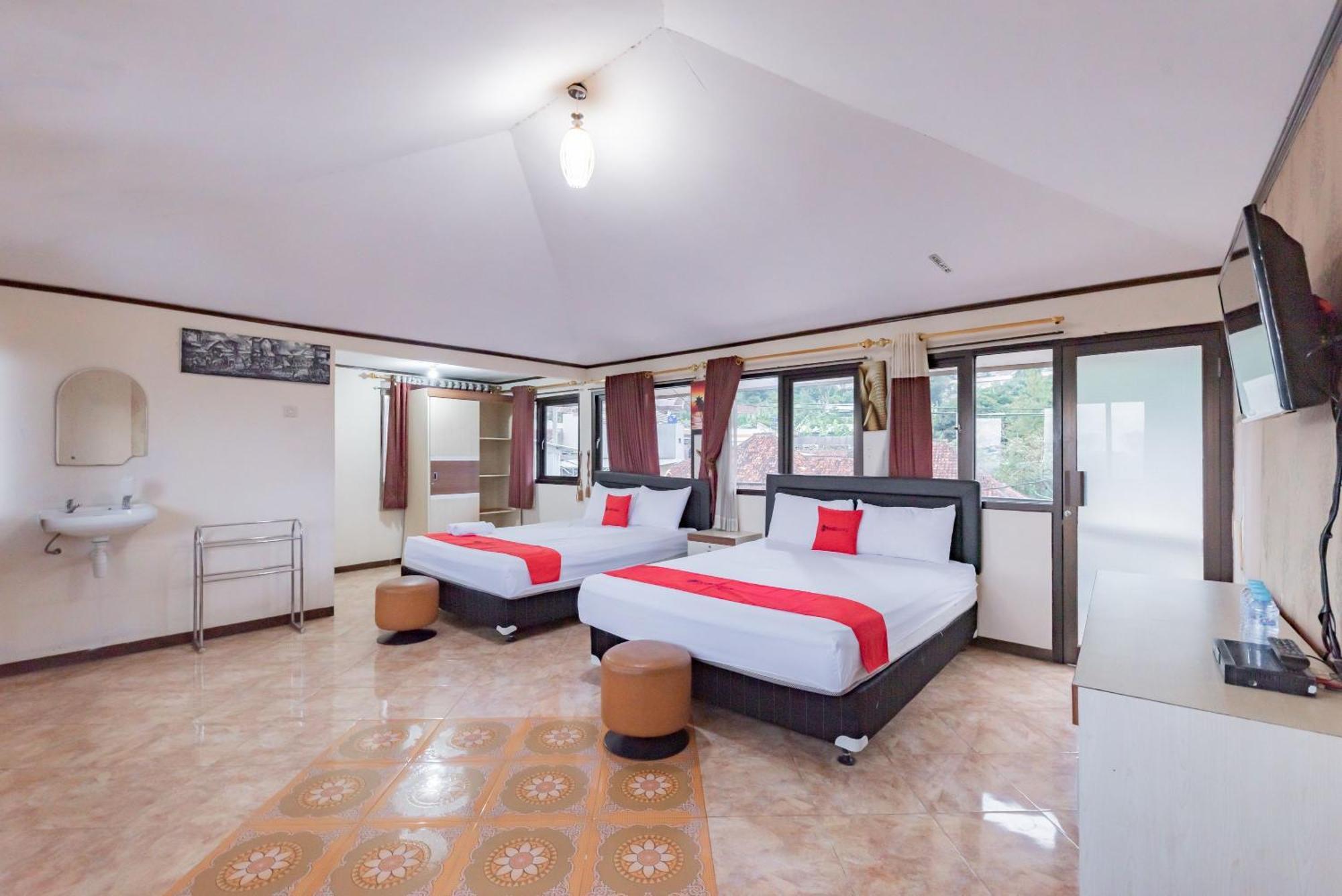 Reddoorz Near Cikole Lembang Hotel Bagian luar foto