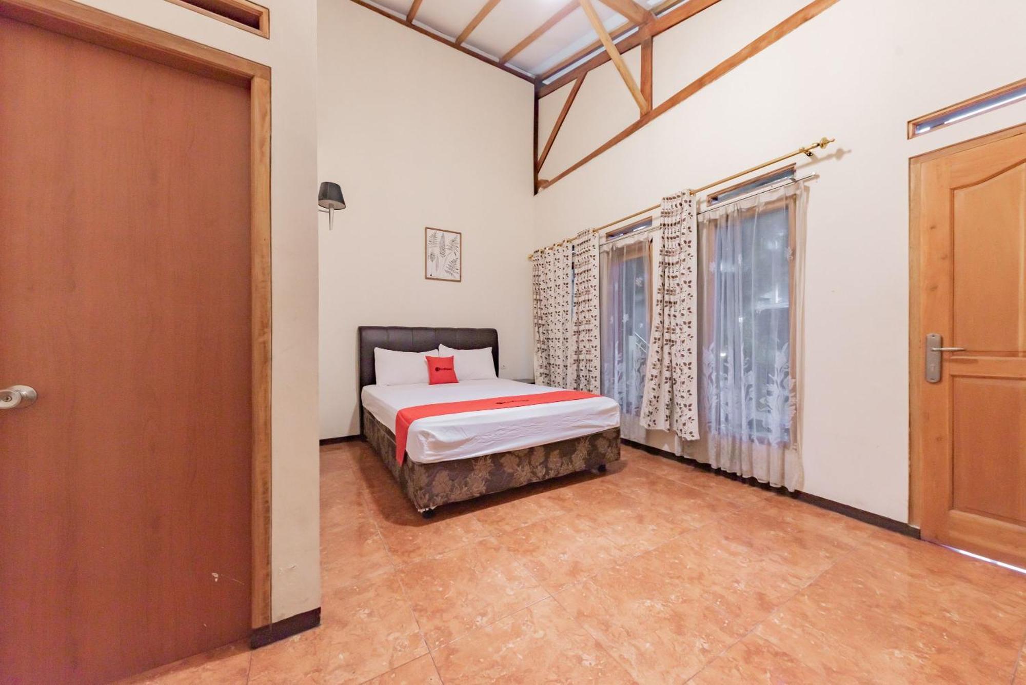 Reddoorz Near Cikole Lembang Hotel Bagian luar foto