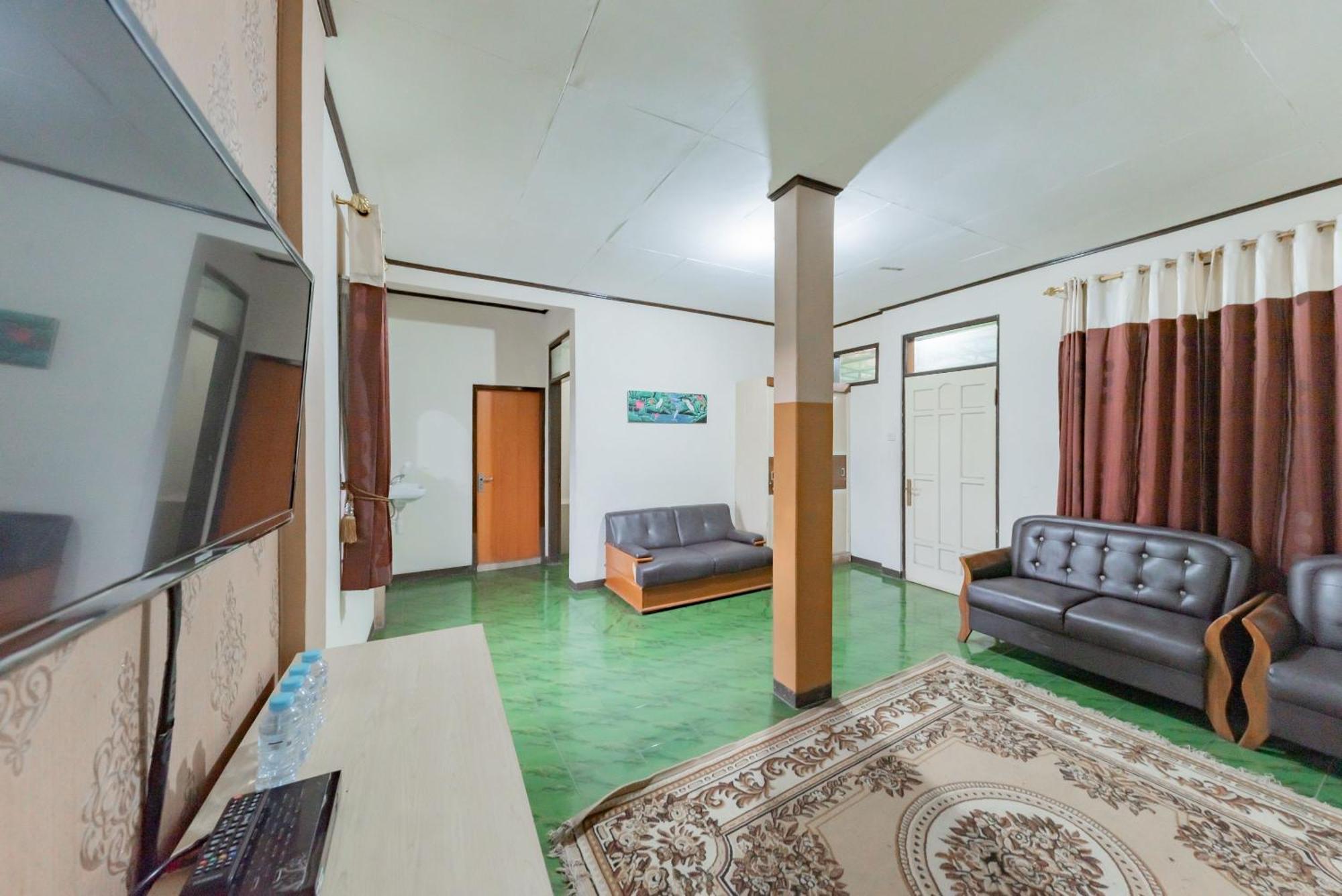 Reddoorz Near Cikole Lembang Hotel Bagian luar foto